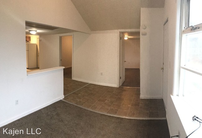 Foto del edificio - 3 br, 1 bath Apartment - 577 Overbrook