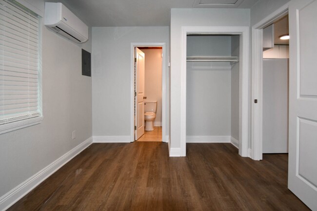 Foto del edificio - 5094 J E L Dr