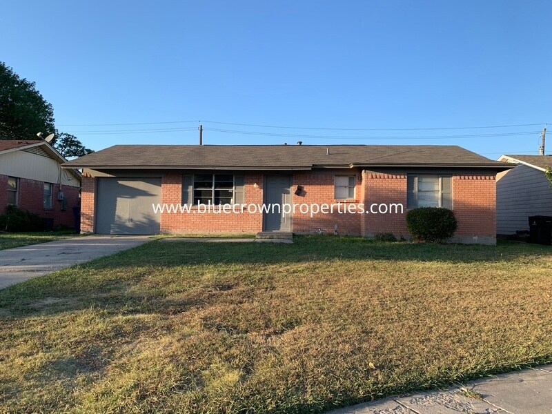 301 Rosewood Hills Dr, Garland, TX 75040 House for Rent in Garland