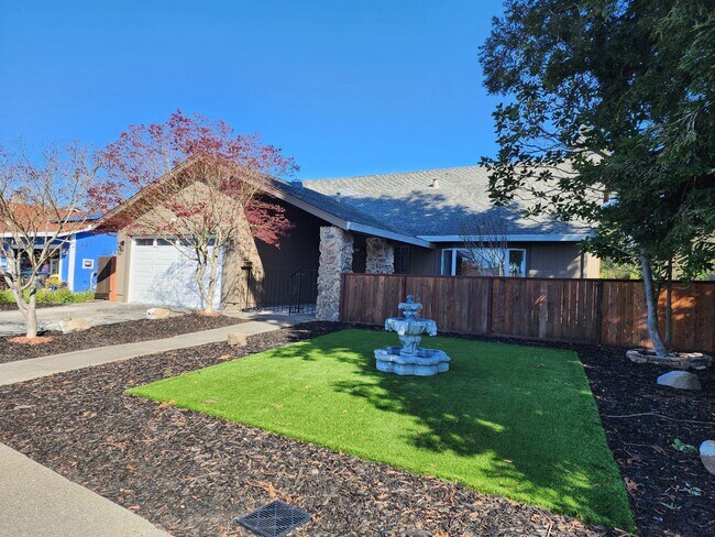 Building Photo - 5728 Dexter Cir