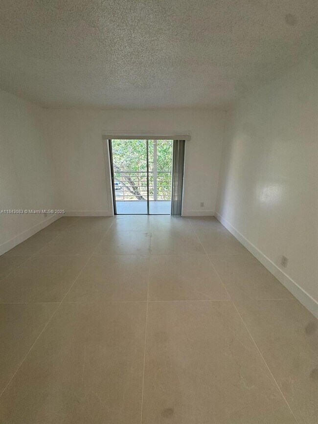 Foto del edificio - 4394 NW 9th Ave
