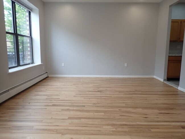Foto del edificio - 982 Dumont Ave