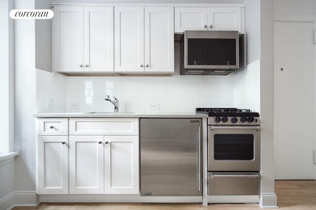 Foto del edificio - 54 E 83rd St