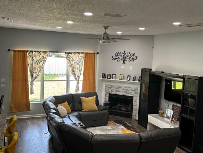 Foto del edificio - 437 Fort Drum Ct