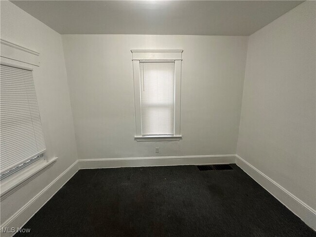 Foto del edificio - 3823 E 54th St