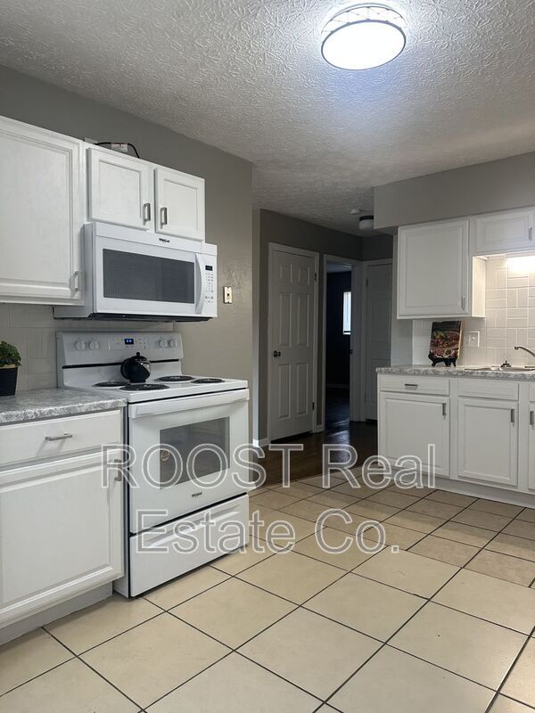 Foto del edificio - 1709 Elaine Rd