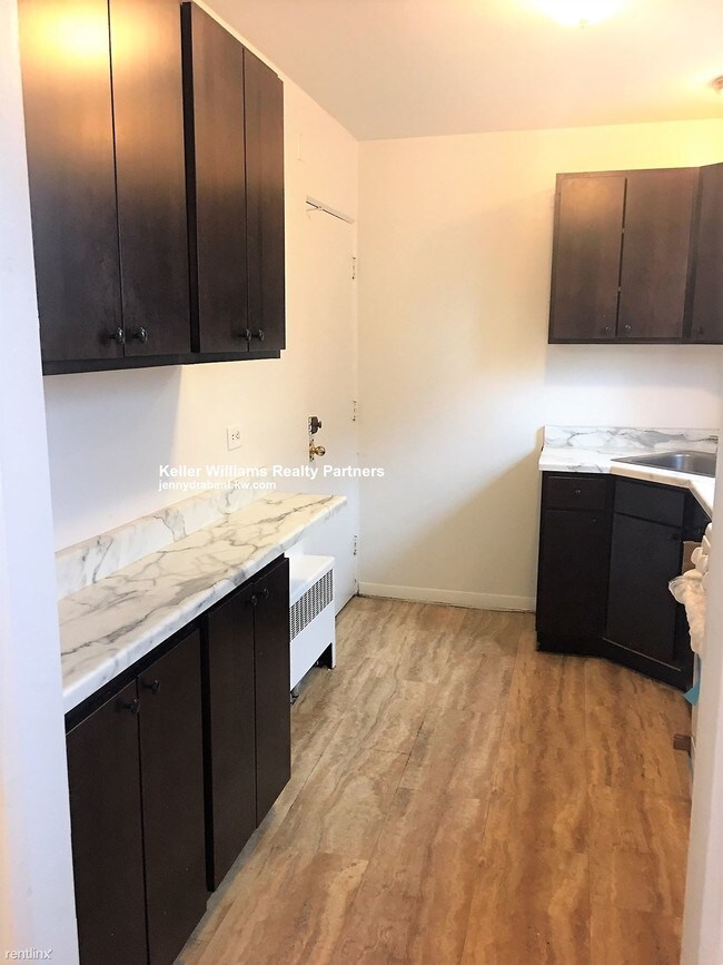 Building Photo - 2 br, 1 bath  - 2017 W Morse Ave 1F