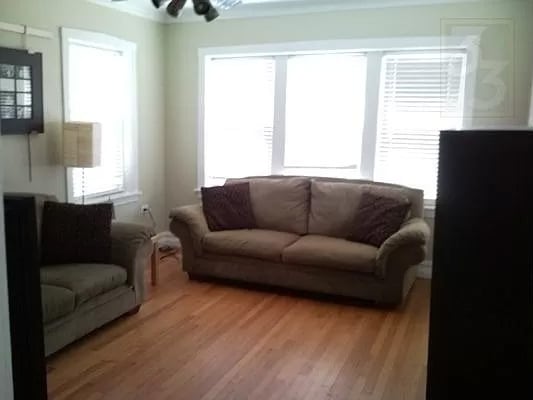 Living Room - 3118 W Addison St