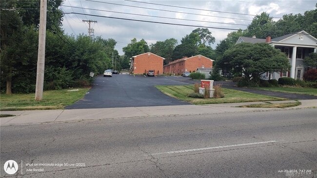 Building Photo - 4629 Far Hills Ave