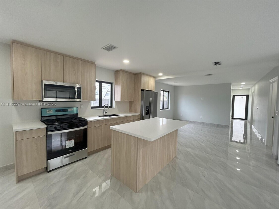 Foto principal - 3765 SW 122nd Pl
