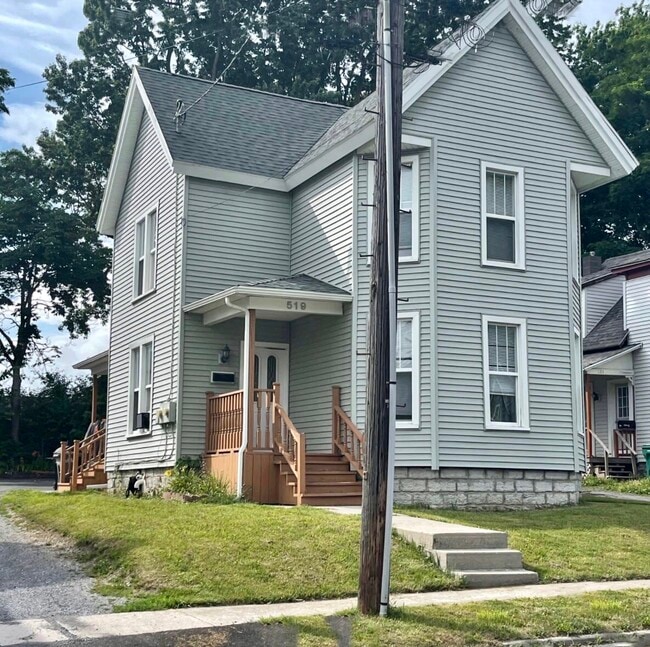 Building Photo - 521 Curtis St