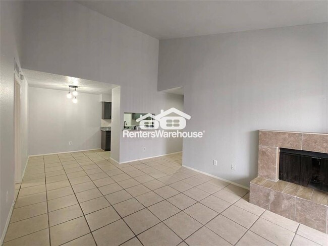 Building Photo - 8034 Antoine Dr