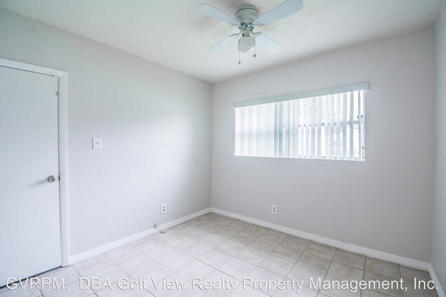 Building Photo - 4 br, 2 bath House - 1501 W La Salle St