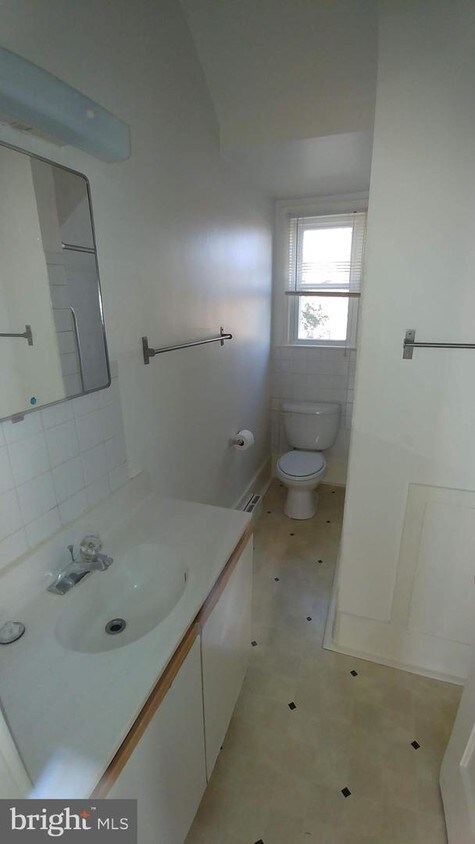 Foto principal - 8214 Lees Ridge Rd