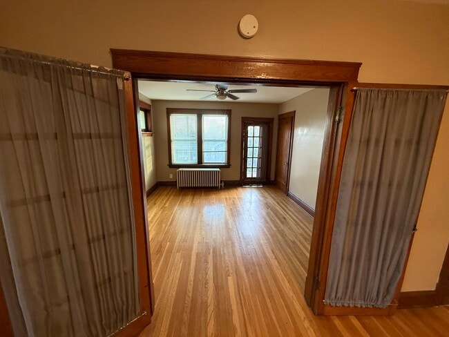 Bedroom - 4935 Eichelberger st