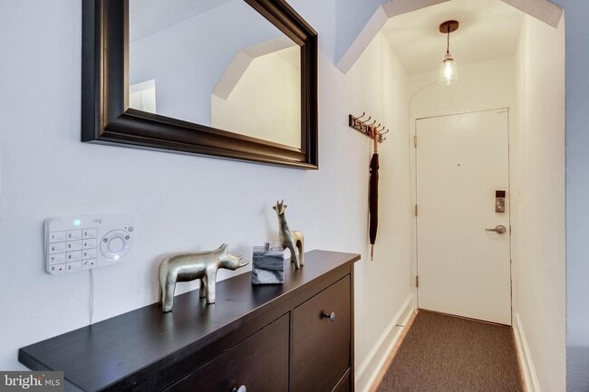 Entryway - 1363 K St SE Apartments