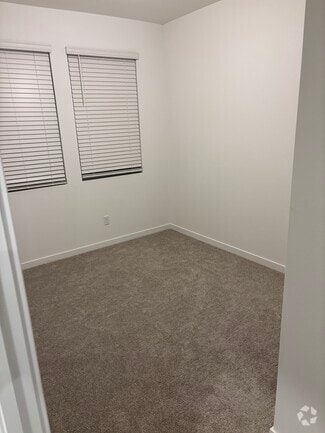 Building Photo - 2802 S Flat Cir