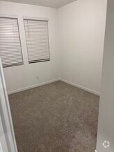 Building Photo - 2802 S Flat Cir