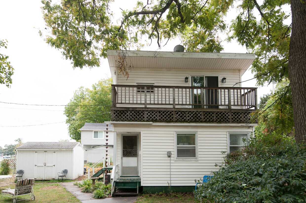 Primary Photo - 219 S Gull Lake Dr