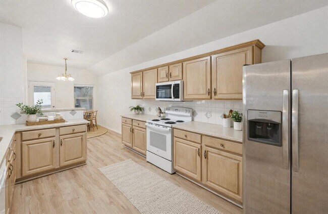 Foto del edificio - 1611 Sunnycrest Cir