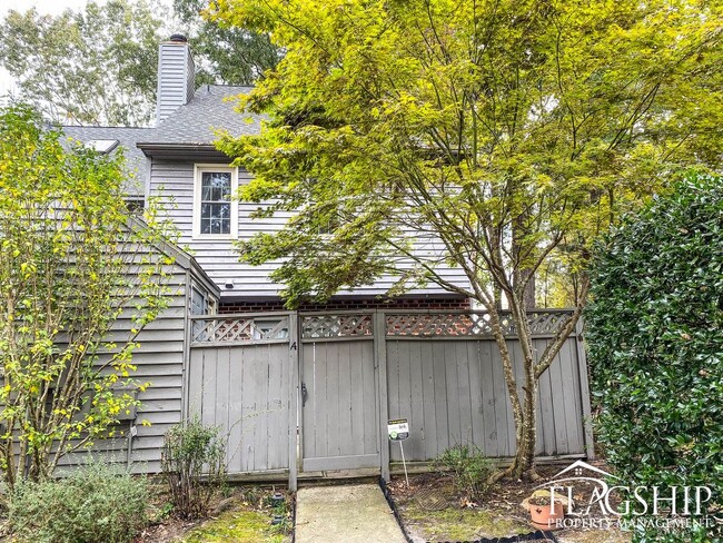 Building Photo - Gorgeous Townhouse in Moss Creek Village