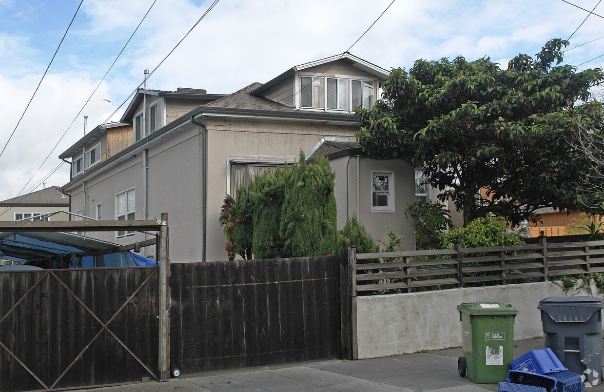 Primary Photo - 1035 Addison St
