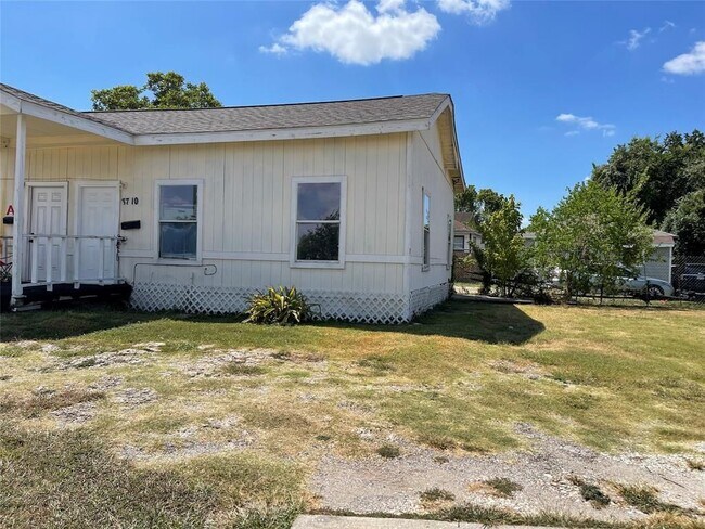 Building Photo - 3710 Holmes Road, B