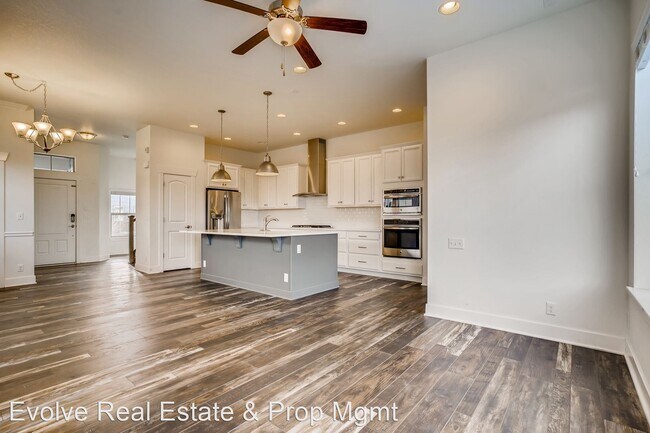 Foto del edificio - 3 br, 3.5 bath House - 5499 Verbena St