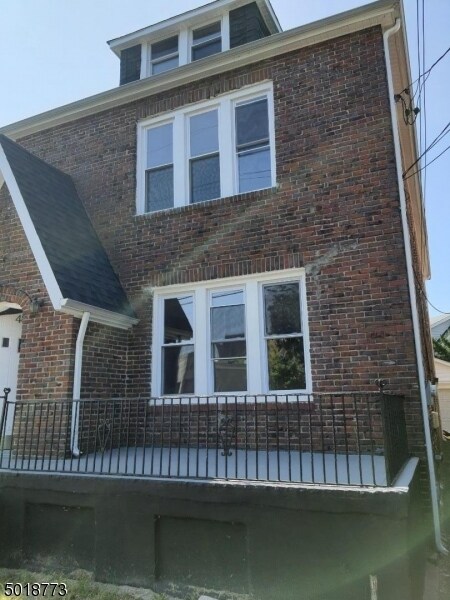 Building Photo - 486 Irvington Ave