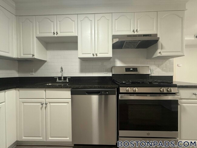 Building Photo - 27 Kenmar Dr