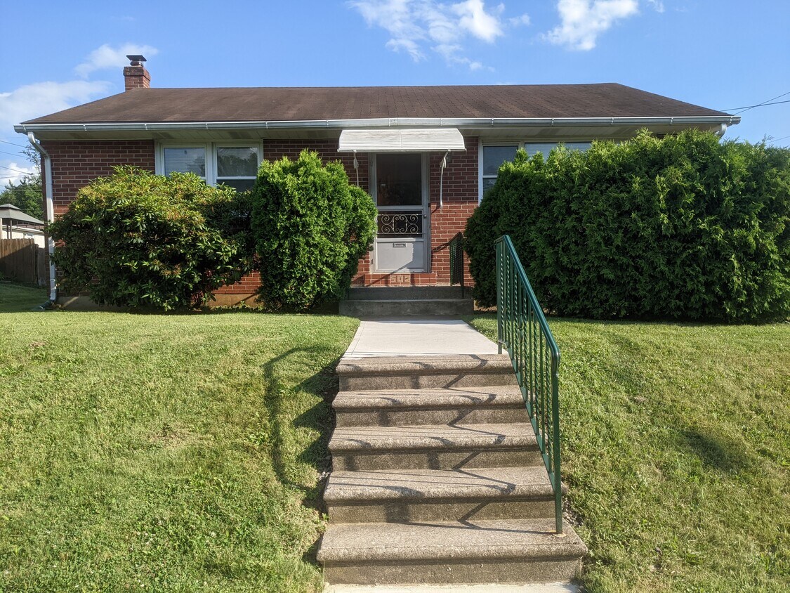 street view - 502 E Juniata St