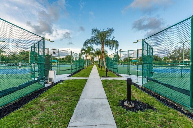 Foto del edificio - 1381 NW 144th Ave