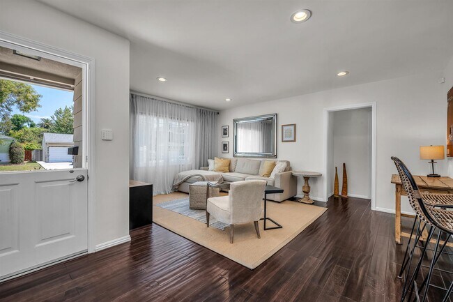 Foto del edificio - 7739 Goddard Ave