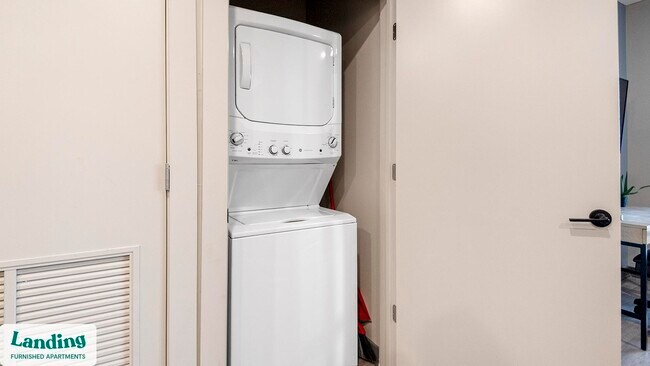 Foto del edificio - 645 N Front St