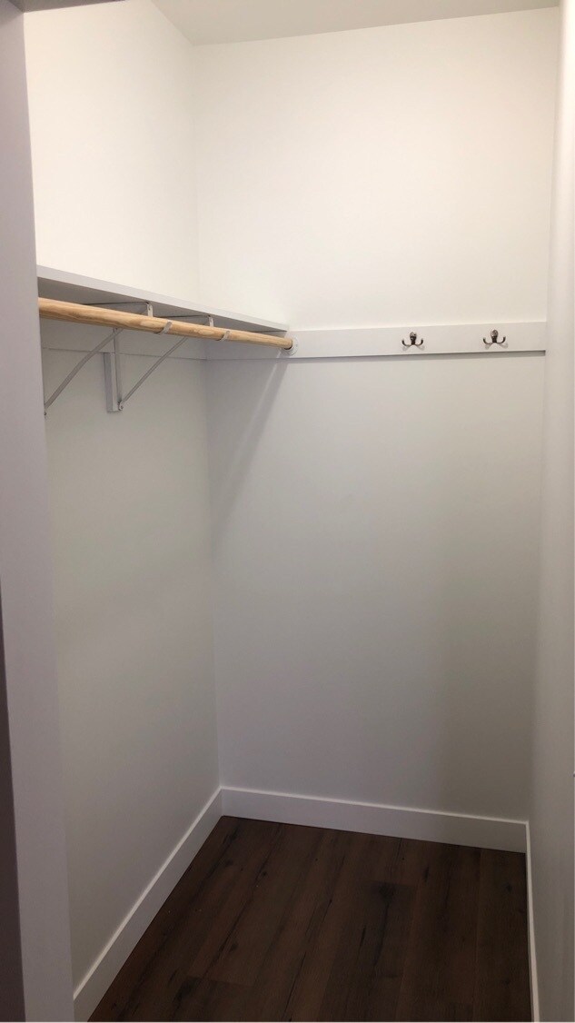 Foto del edificio - 421 W Bridge St