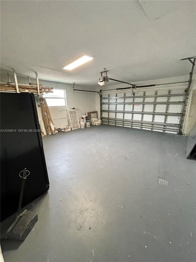 Foto del edificio - 5721 Bayview Dr