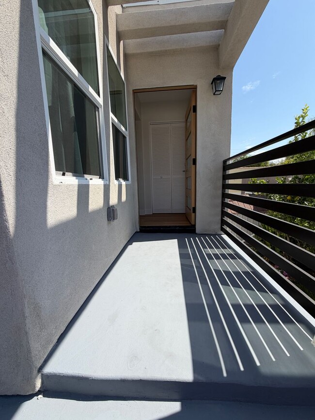 Building Photo - 1045 Sonora Ave
