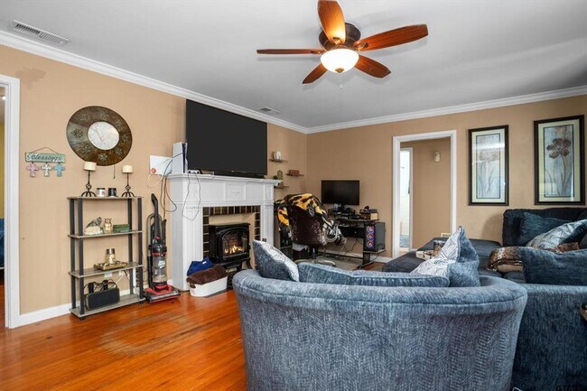 Foto del edificio - Coming Soon! 3 Bedroom 2 Bath 2 Carport Re...
