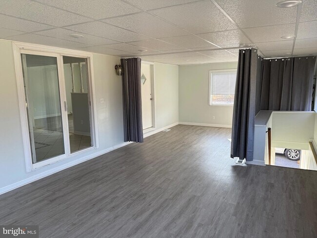 Foto del edificio - 1212 Reece Rd