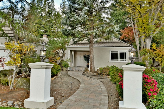 Building Photo - 2315 Holly Oak Dr