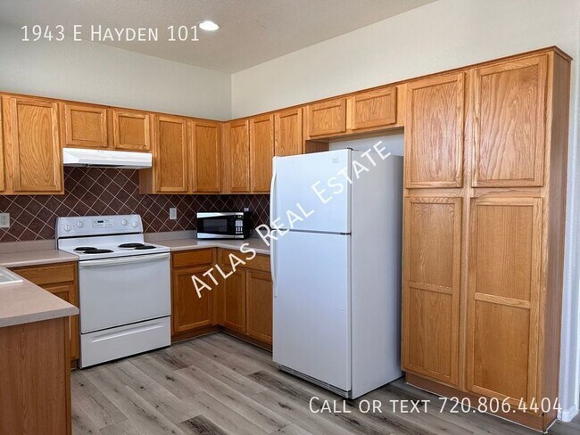 Building Photo - AVAILABLE!! 2 Bedroom 2 1/2 Bathroom Condo...