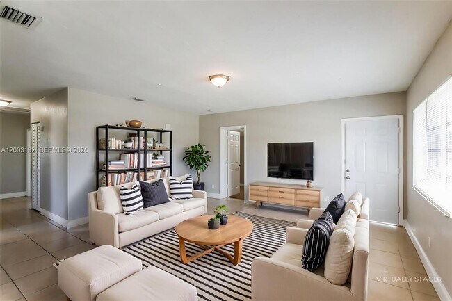 Foto del edificio - 20111 NW 12th Ave