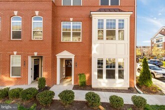 Building Photo - 7916a Potter Pl