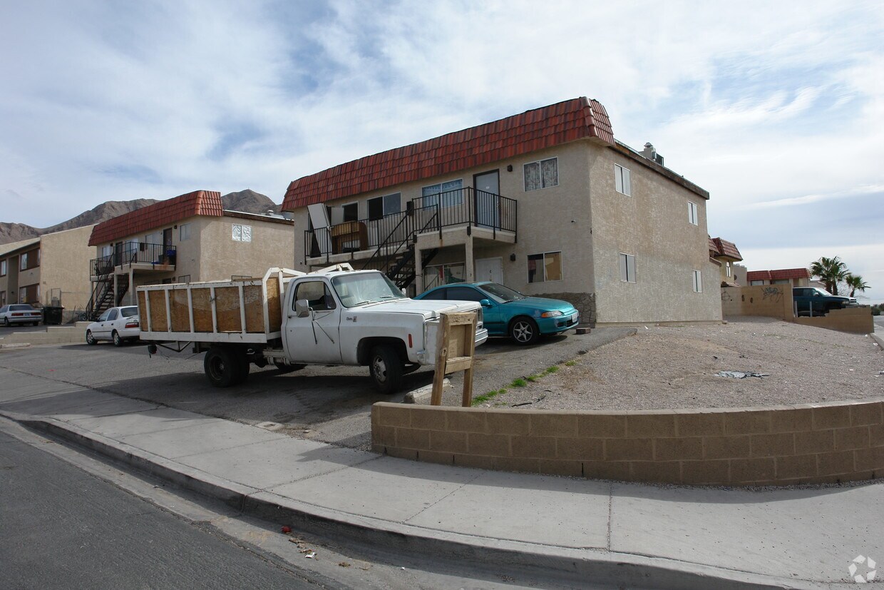 Foto del edificio - 6923 Issac Ave