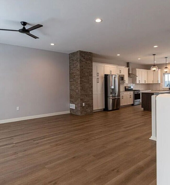 Foto del edificio - $2,500 | 3 Bedroom, 2.5 Bathroom Townhome | Newer Construction | No Pets | Available for August 1...