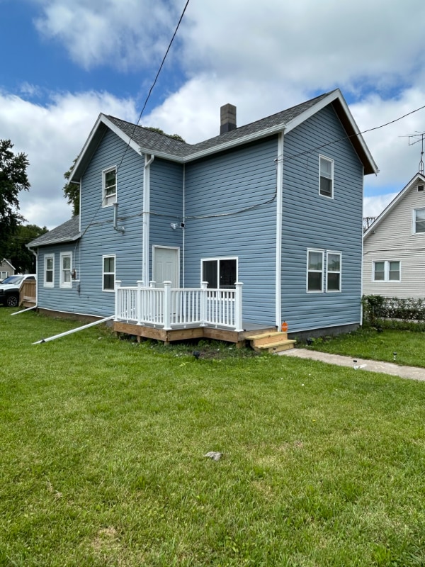 Building Photo - 323 Trent St