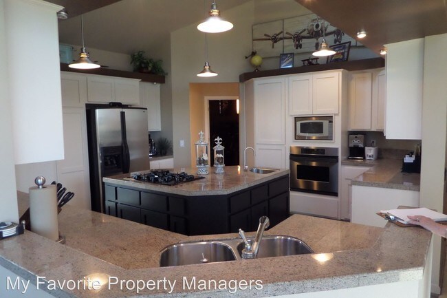 Building Photo - 1556 Ridge Way
