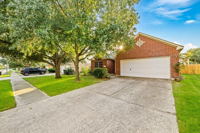 Foto del edificio - 4815 Plum Forest Rd