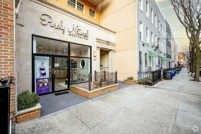 Foto del edificio - 135 N 9th St