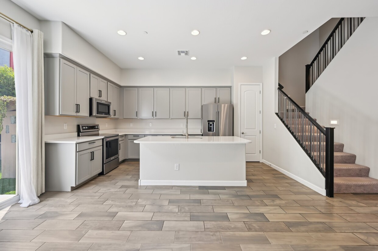 Primary Photo - 3025 N 37th Way
